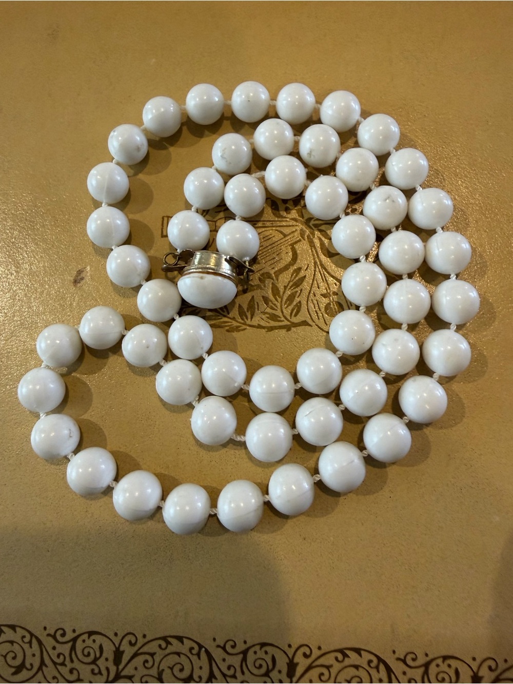 White Beaded Necklace with Gold-Tone Clasp-vintage